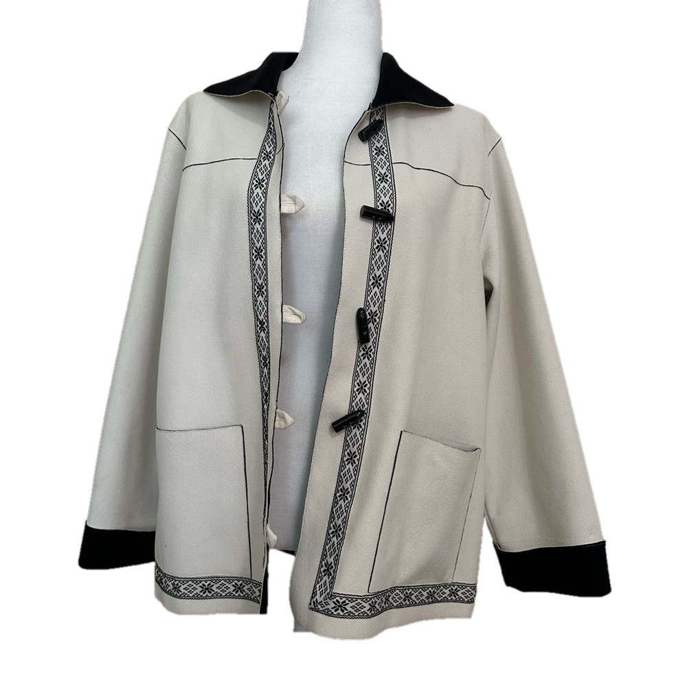 Alfred Dunner Suede-like Off-White and Black Jacket with Pockets